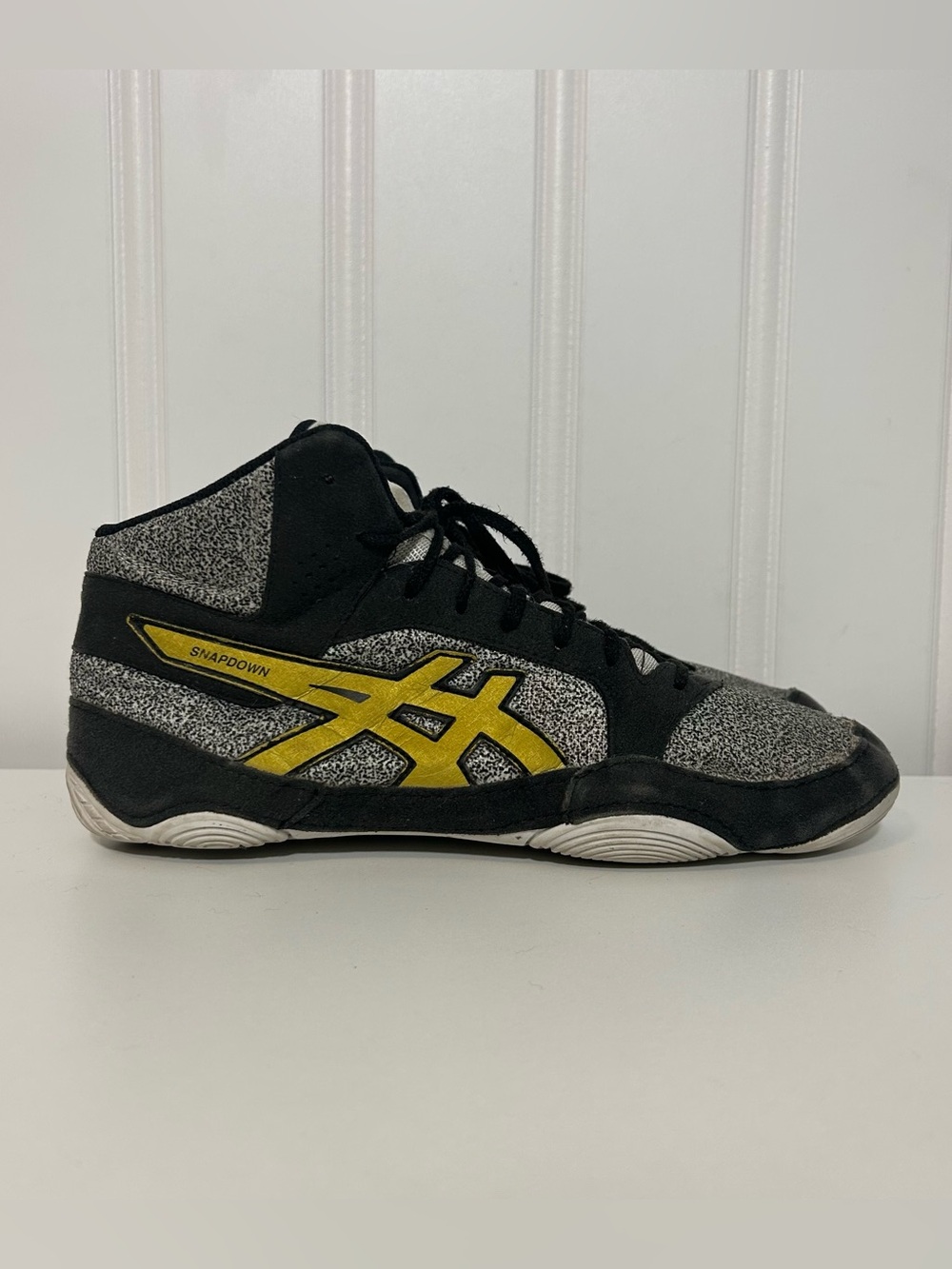 Asics snapdown black grey gold wrestling shoes